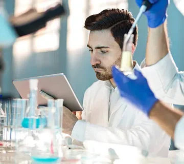 نرم‌افزار مدیریت اطلاعات آزمایشگاهی